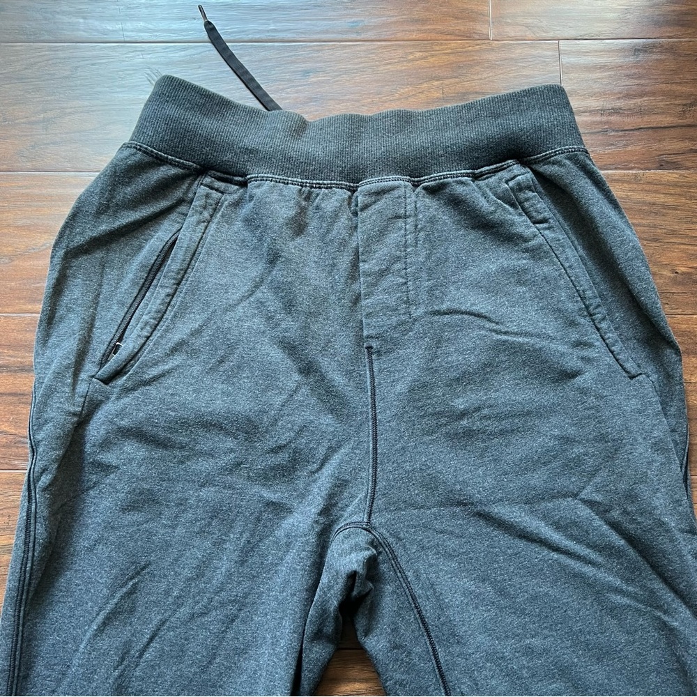 Men’s Dark Gray LuluLemon Joggers